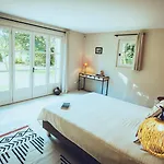 Fantastic In A Haven Near Uzes *