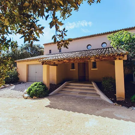 Fantastic In A Haven Near Uzes Feriehus Saint-Siffret